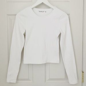 NWOT Abercrombie white long-sleeve ribbed knit top